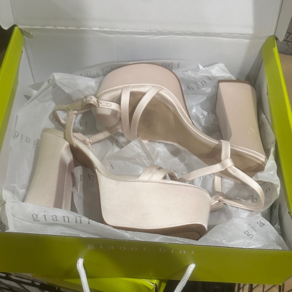 Gianni Bini Women's Champagne Platform Sandals